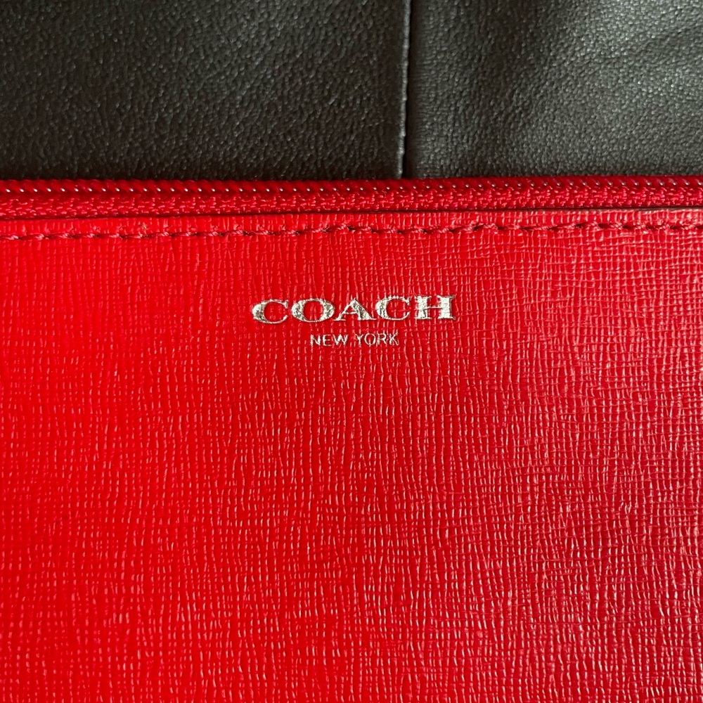 COACH - Flawless Red Leather Bag / iPad Case - Picture 3 of 10